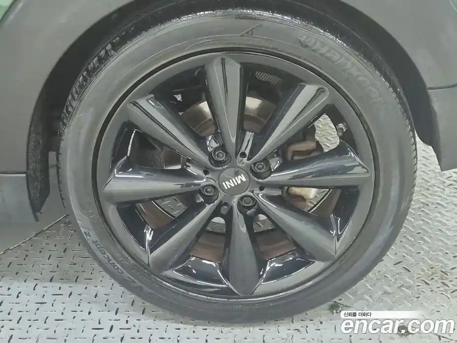 Mini Cooper Convertible 2015 1.6 Автомат в Москве № 188625, фото 19