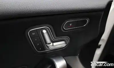 Mercedes-Benz A-Class 2021 2.0 Автомат в Москве № 194047, миниатюра 12