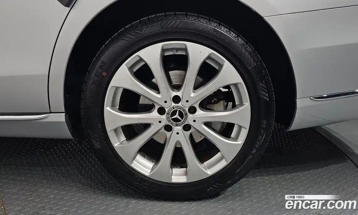 Mercedes-Benz E-Class 2018 1.9 Автомат в Москве № 194773, фото 14