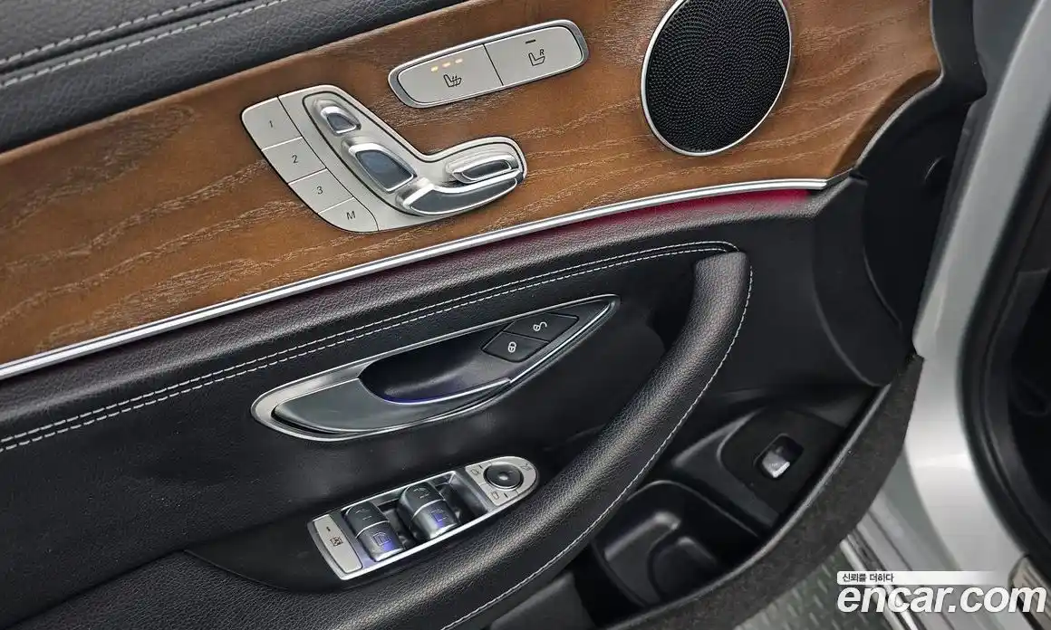 Mercedes-Benz E-Class 2018 1.9 Автомат в Москве № 194773, фото 19