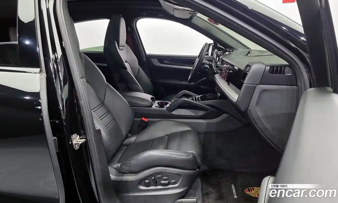 Porsche Cayenne 2024 3.0 Автомат в Москве № 197190, фото 9