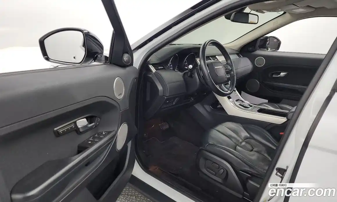 Land Rover Range-Rover Evoque 2015 2.2 Автомат в Москве № 198265, фото 13