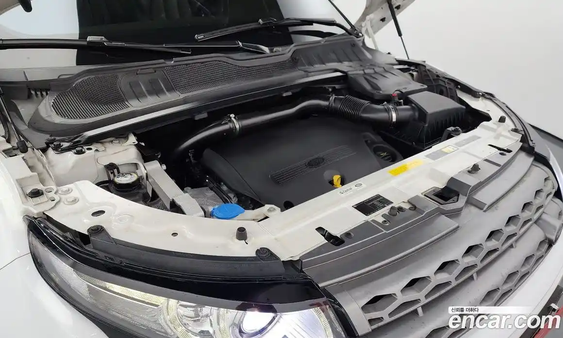 Land Rover Range-Rover Evoque 2015 2.2 Автомат в Москве № 198265, фото 15