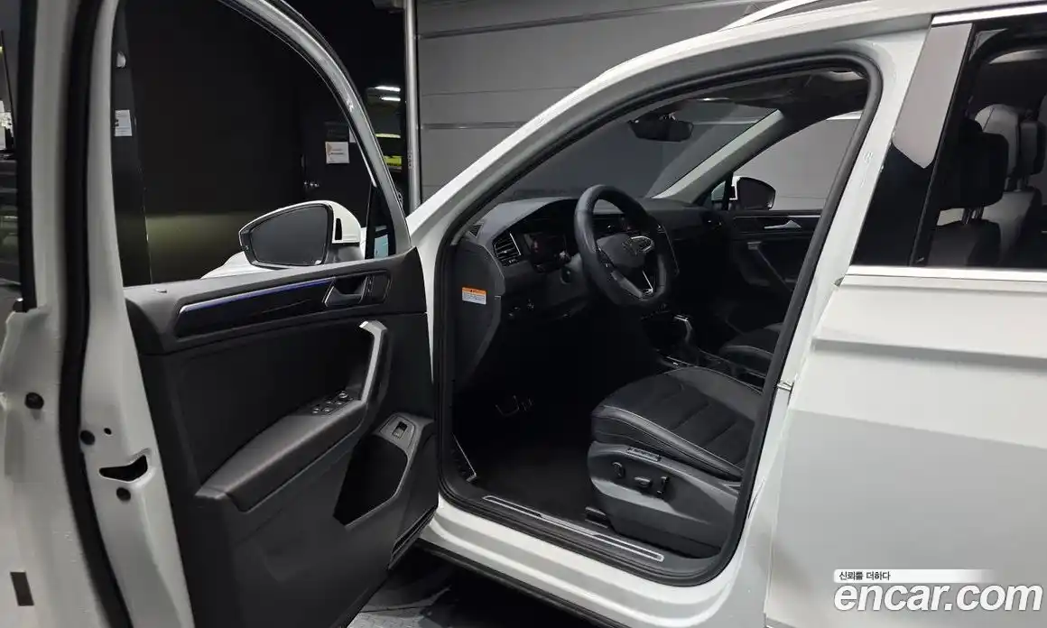 Volkswagen Tiguan 2023 2.0 Автомат в Москве № 199014, фото 20