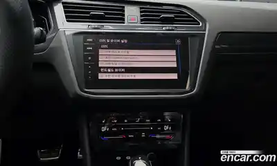 Volkswagen Tiguan 2023 2.0 Автомат в Москве № 199014, миниатюра 9