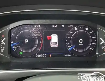 Volkswagen Tiguan 2022 2.0 Автомат в Москве № 199271, миниатюра 6