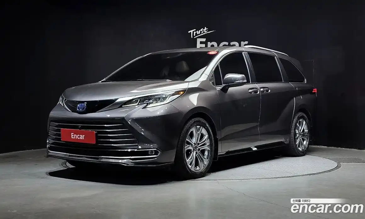 Toyota Sienna 2022 2.5 Автомат в Москве № 199632, фото 18