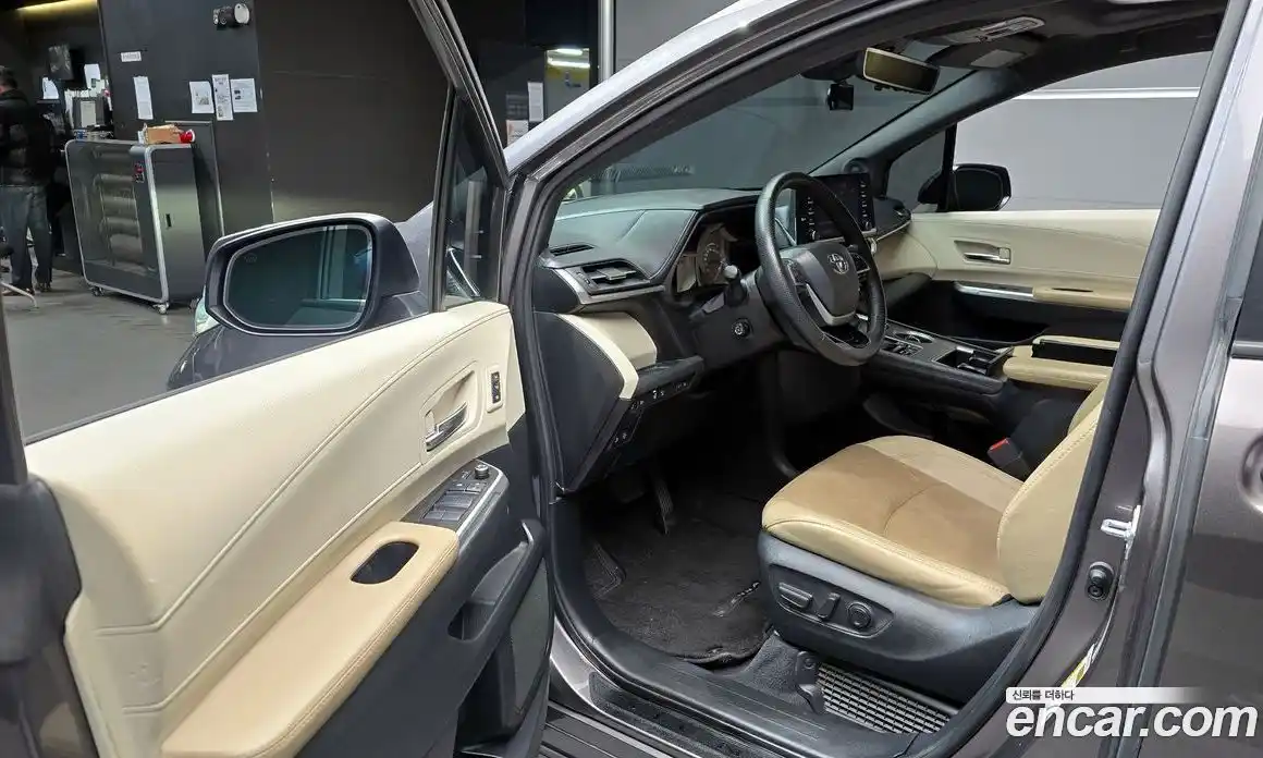 Toyota Sienna 2022 2.5 Автомат в Москве № 199632, фото 6