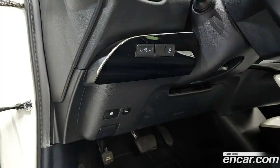 Toyota Prius 2016 1.8 Автомат в Москве № 199644, фото 20