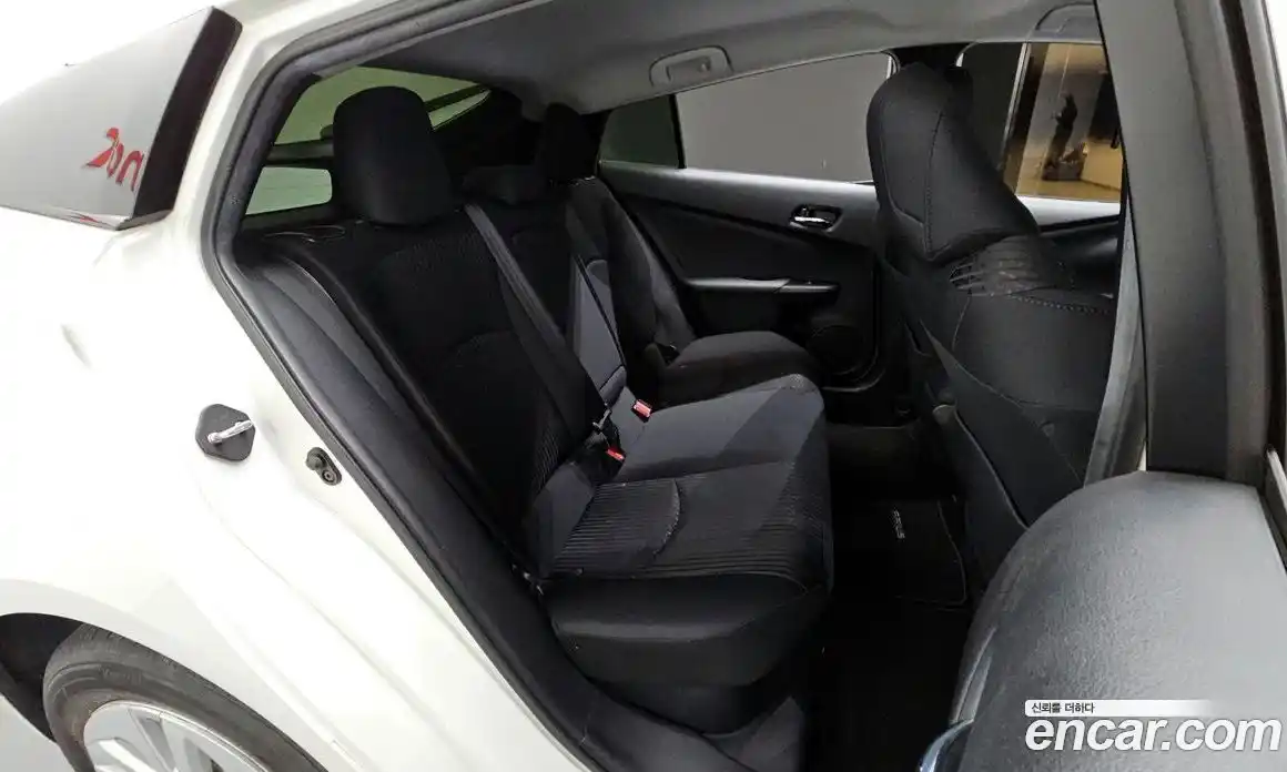 Toyota Prius 2016 1.8 Автомат в Москве № 199644, фото 7