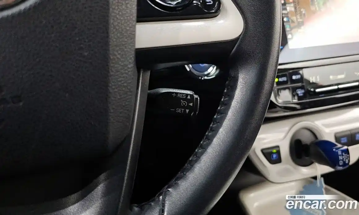 Toyota Prius 2016 1.8 Автомат в Москве № 199644, фото 8