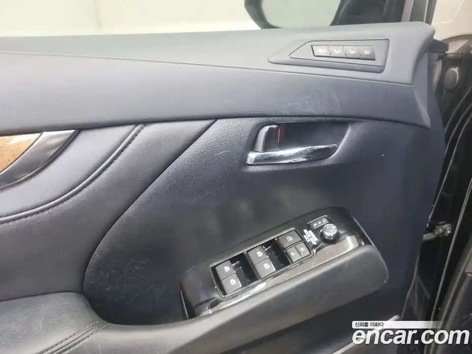 Toyota Alphard 2017 3.5 Автомат в Москве № 199707, фото 18