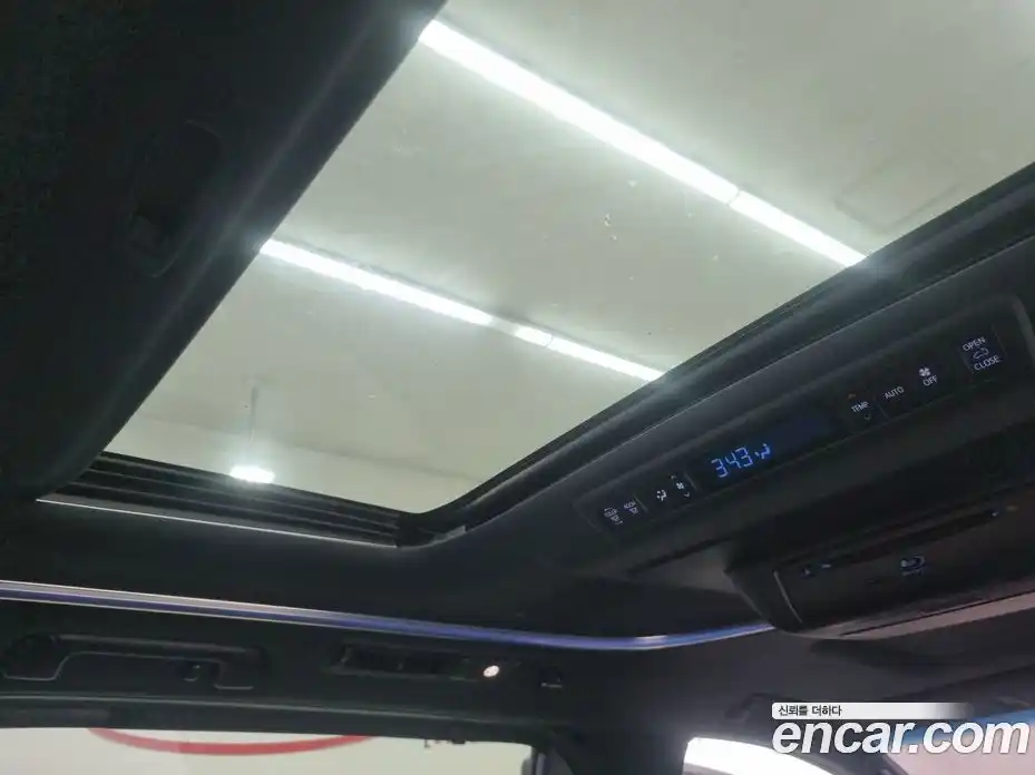 Toyota Alphard 2017 3.5 Автомат в Москве № 199707, фото 19