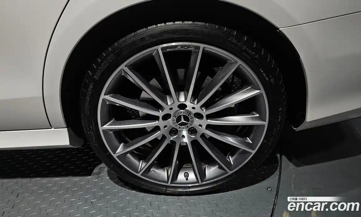 Mercedes-Benz E-Class 2021 2.0 Автомат в Москве № 212073, фото 11