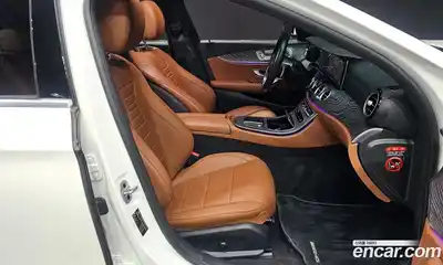 Mercedes-Benz E-Class 2021 2.0 Автомат в Москве № 212073, миниатюра 2