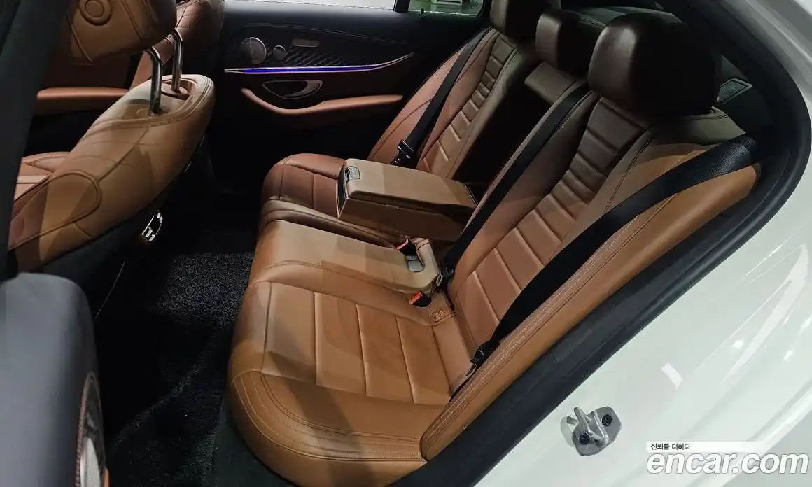 Mercedes-Benz E-Class 2021 2.0 Автомат в Москве № 212073, фото 6