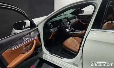 Mercedes-Benz E-Class 2021 2.0 Автомат в Москве № 212073, миниатюра 9