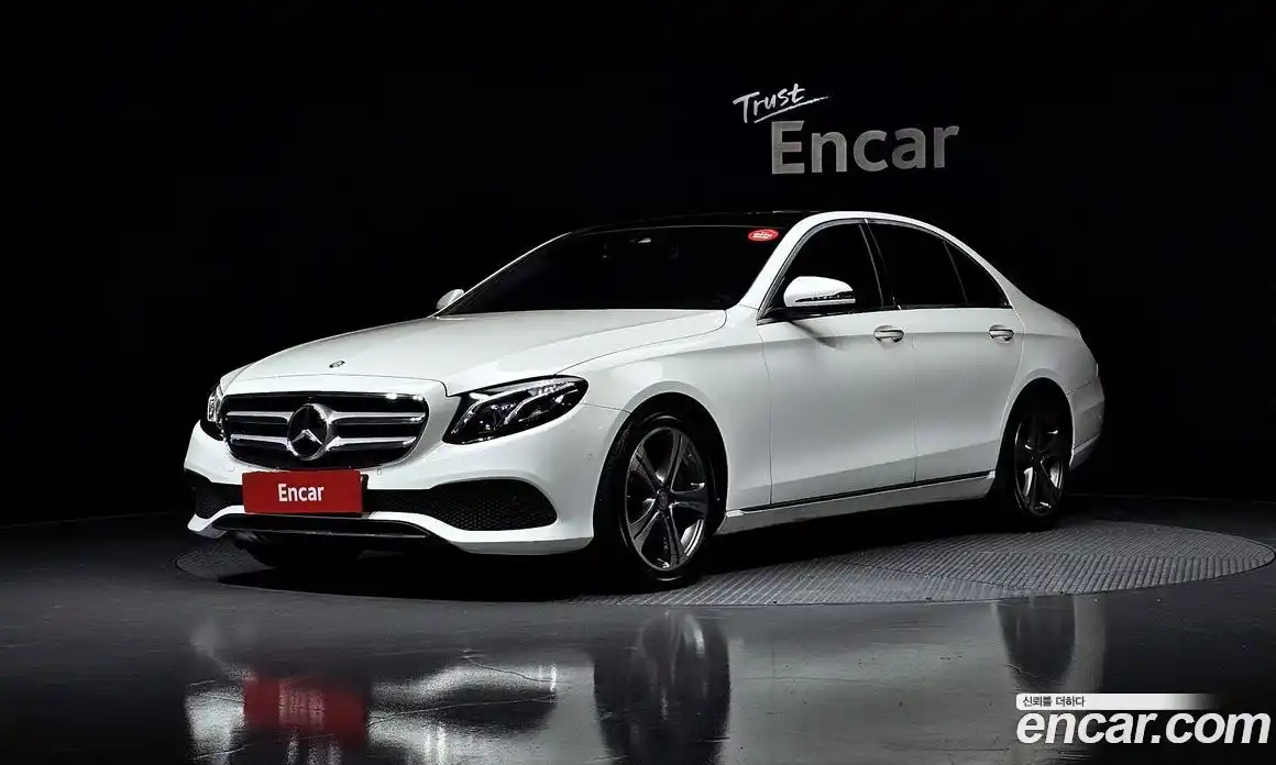 Mercedes-Benz E-Class 2017 2.0 Автомат в Москве № 212130, фото 15