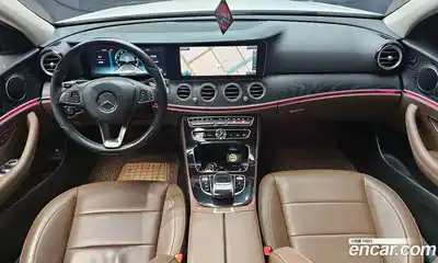 Mercedes-Benz E-Class 2017 2.0 Автомат в Москве № 212130, миниатюра 3