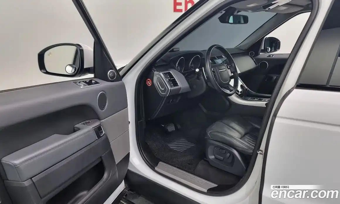 Land Rover Range-Rover Sport 2013 3.0 Автомат в Москве № 213757, фото 20