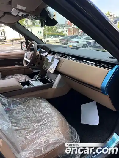 Land Rover Range-Rover 2025 4.4 Автомат в Москве № 213870, миниатюра 9