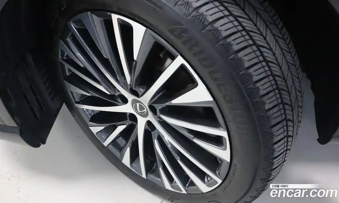 Lexus RX 2025 2.5 Вариатор в Москве № 214760, фото 5