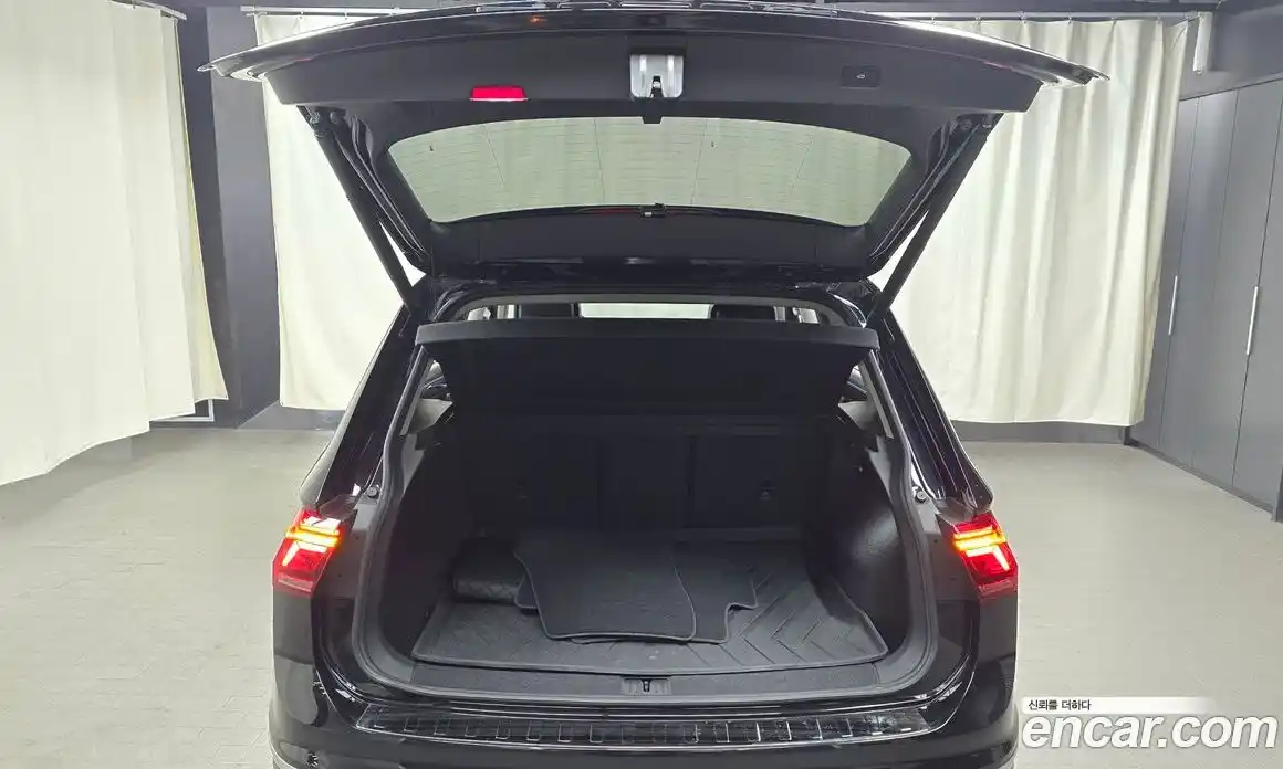 Volkswagen Tiguan 2022 2.0 Автомат в Москве № 214983, фото 12