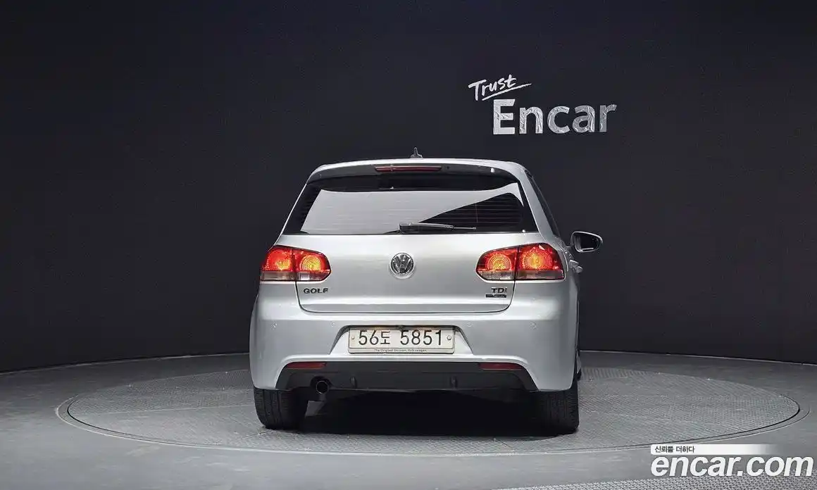 Volkswagen Golf 2013 1.6 Автомат в Москве № 215287, фото 1