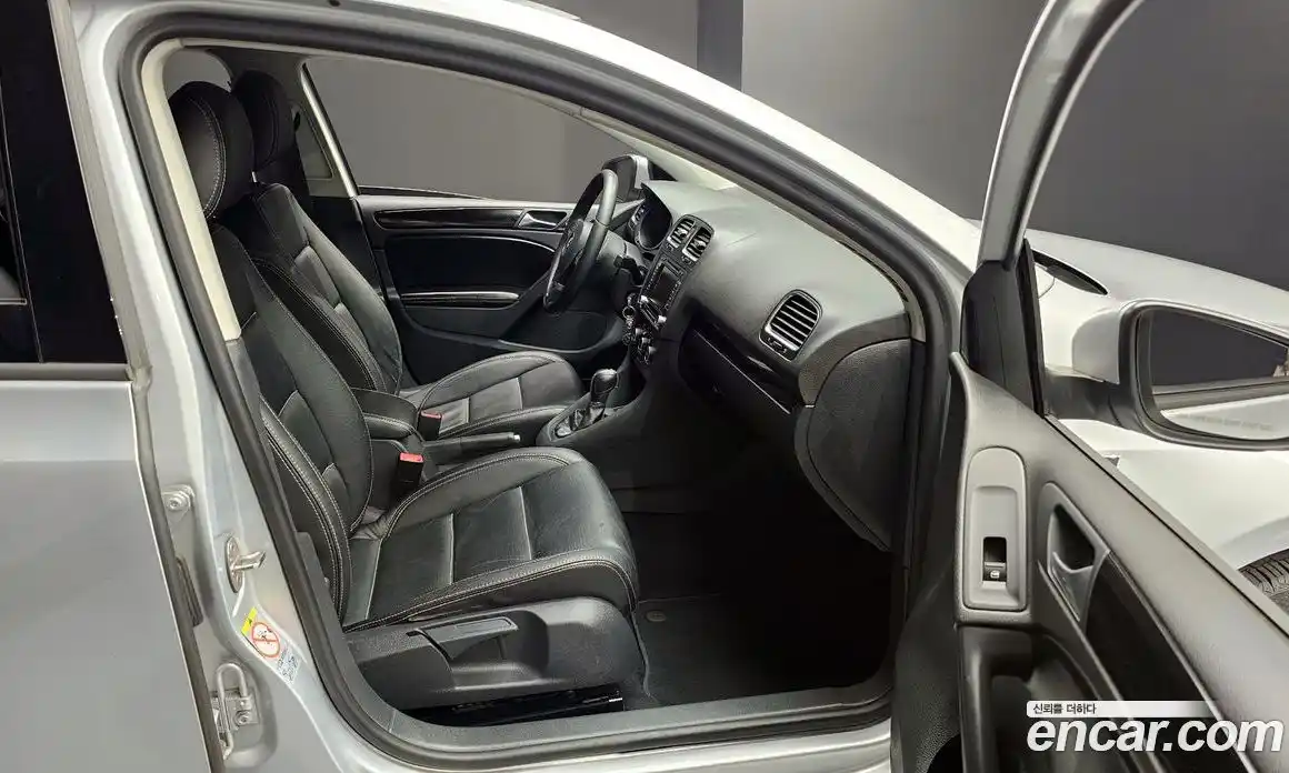 Volkswagen Golf 2013 1.6 Автомат в Москве № 215287, фото 3