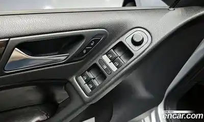 Volkswagen Golf 2013 1.6 Автомат в Москве № 215287, миниатюра 10