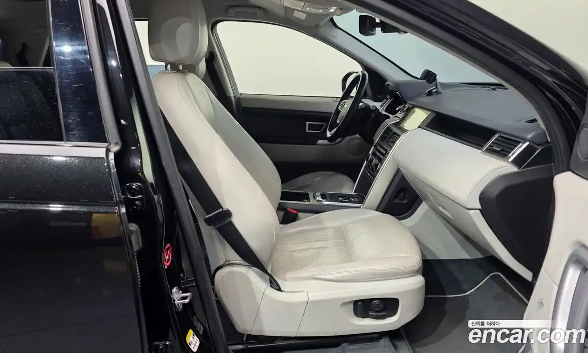 Land Rover Discovery Sport 2018 2.0 Автомат в Москве № 228293, фото 3