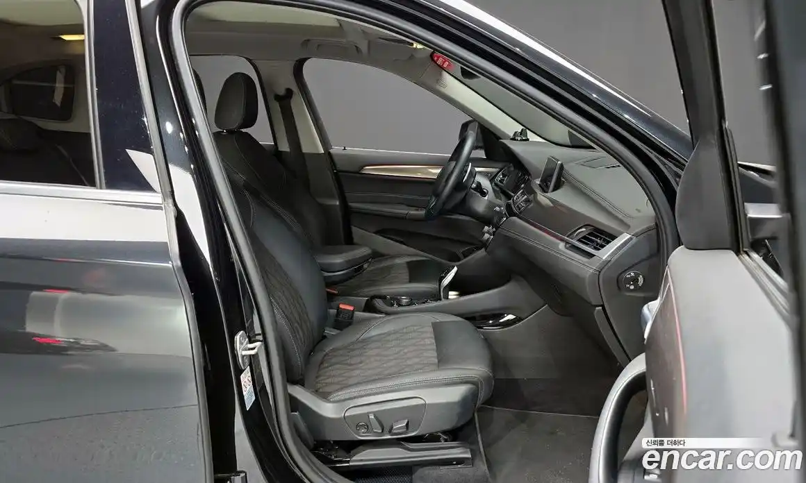 BMW X1 2021 2.0 Автомат в Москве № 229075, фото 1