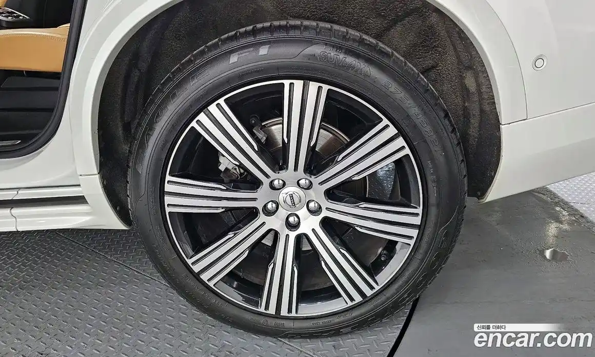 Volvo XC90 2023 2.0 Автомат в Москве № 230563, фото 9