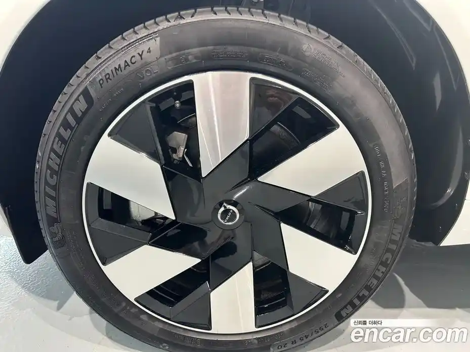 Volvo XC60 2025 2.0 Автомат в Москве № 230692, фото 5