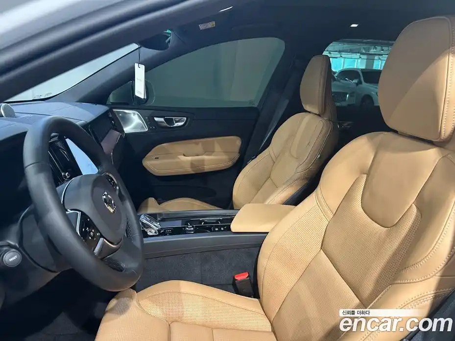 Volvo XC60 2025 2.0 Автомат в Москве № 230692, фото 10