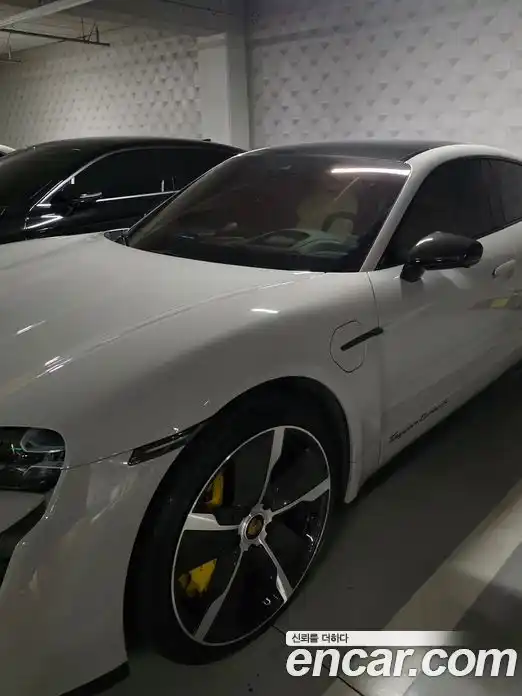 Porsche Taycan 2023 0.1 Автомат в Москве № 230944, фото 3