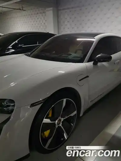 Porsche Taycan 2023 0.1 Автомат в Москве № 230944, миниатюра 3