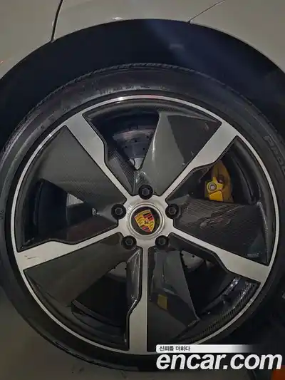 Porsche Taycan 2023 0.1 Автомат в Москве № 230944, миниатюра 5