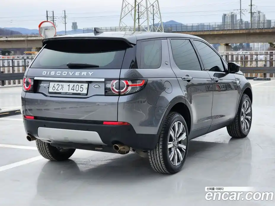 Land Rover Discovery Sport 2017 2.0 Автомат в Москве № 231190, фото 4
