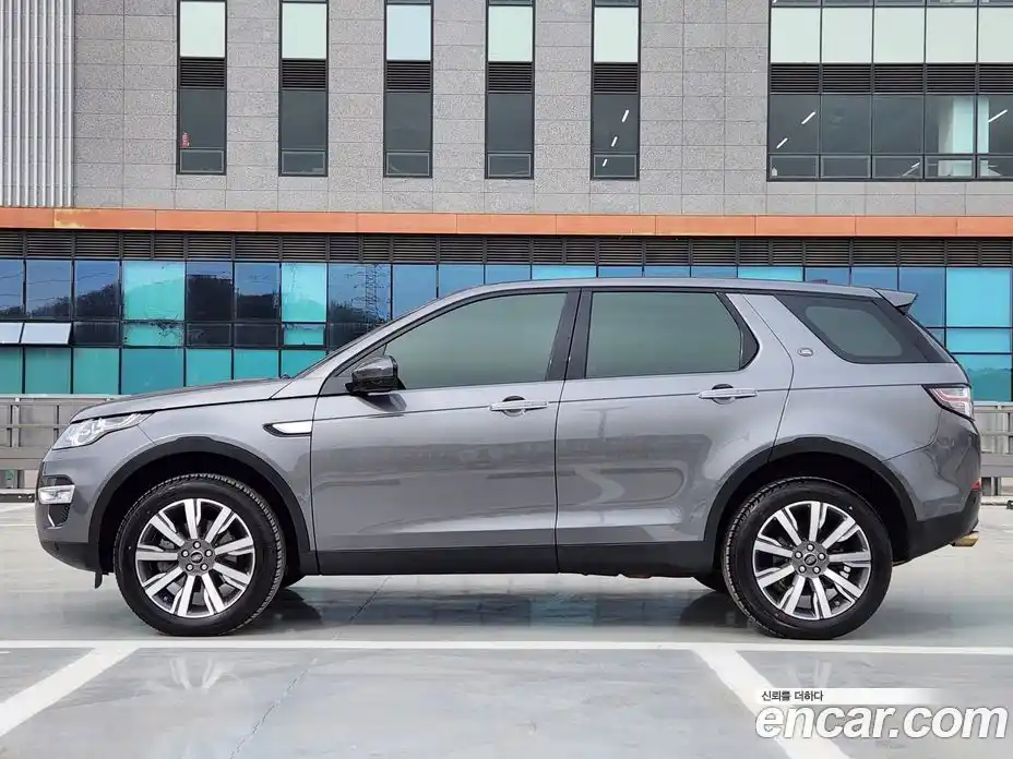 Land Rover Discovery Sport 2017 2.0 Автомат в Москве № 231190, фото 5