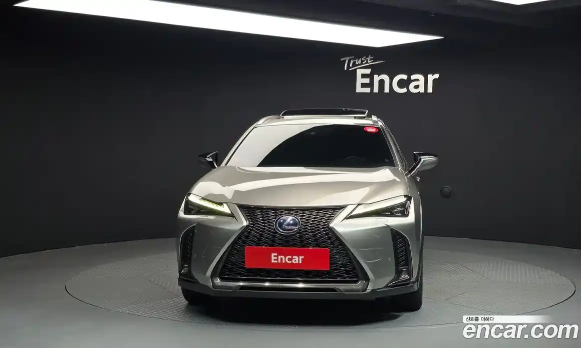 Lexus UX 2020 2.0 Автомат в Москве № 232021, фото 4