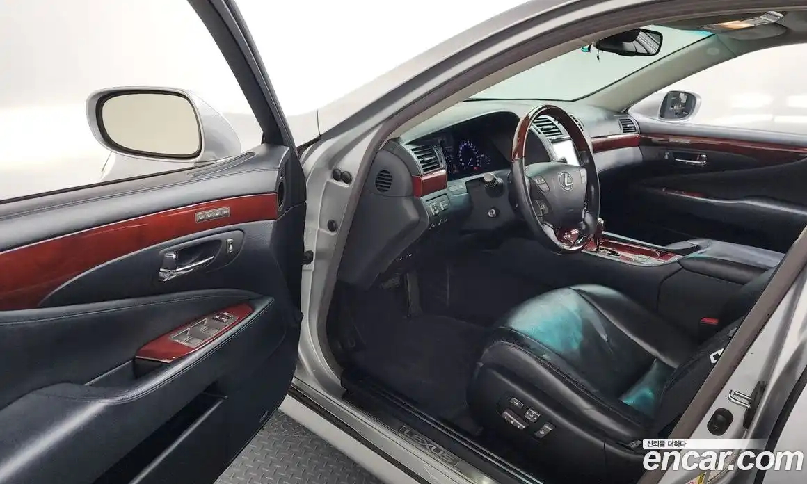 Lexus LS 2009 5.0 Автомат в Москве № 232044, фото 5