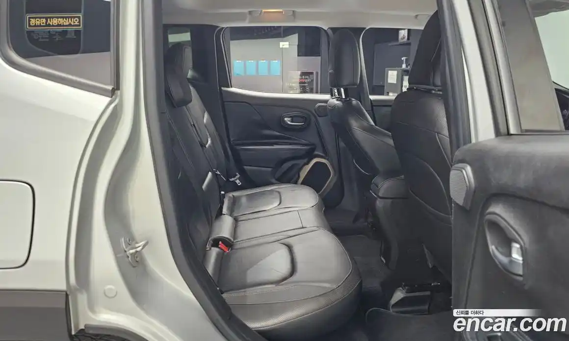 Jeep Renegade 2015 2.0 Автомат в Москве № 232411, фото 12