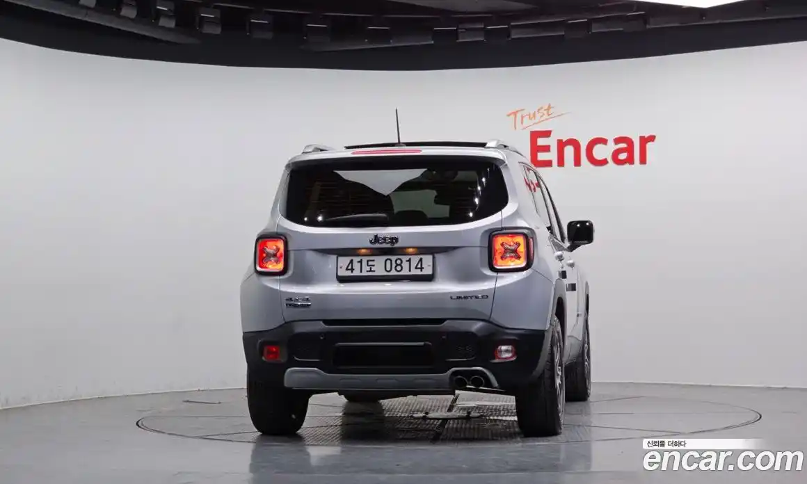 Jeep Renegade 2015 2.0 Автомат в Москве № 232411, фото 4