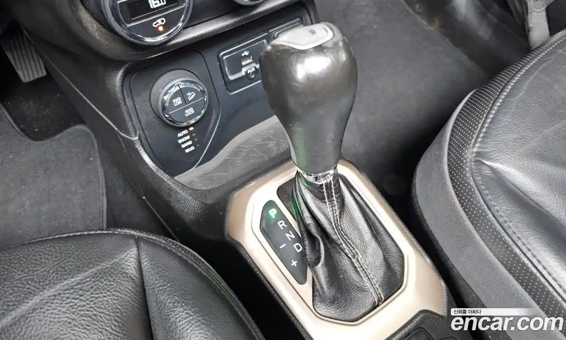 Jeep Renegade 2015 2.0 Автомат в Москве № 232411, фото 9