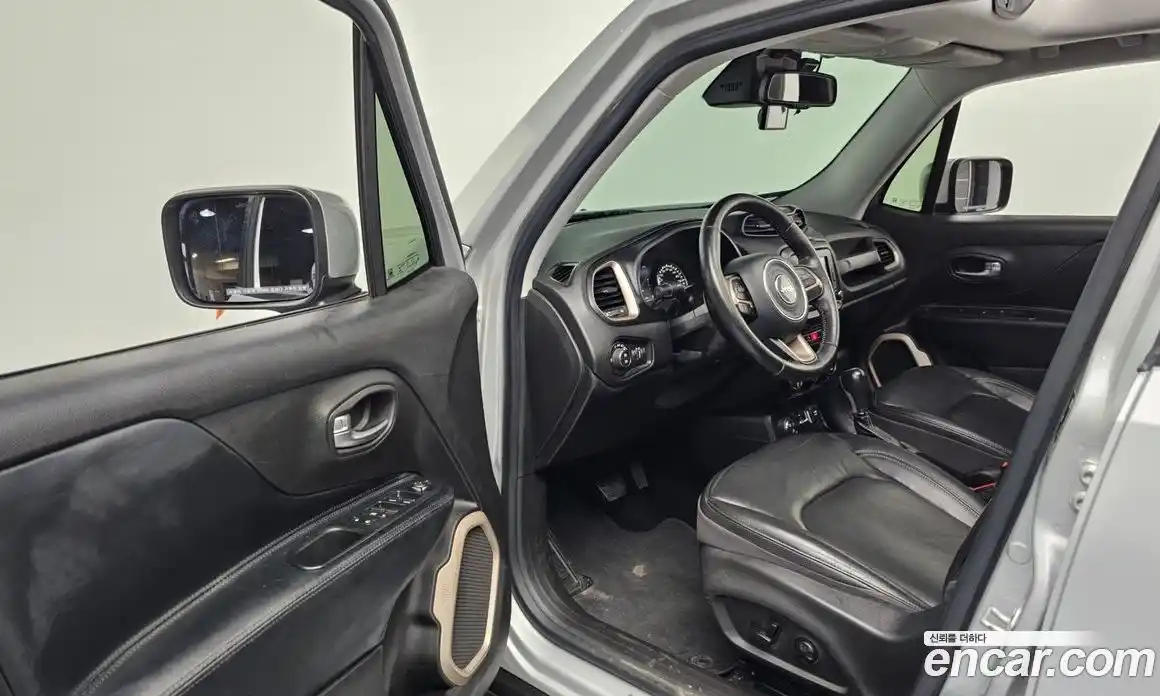 Jeep Renegade 2015 2.0 Автомат в Москве № 232411, фото 10