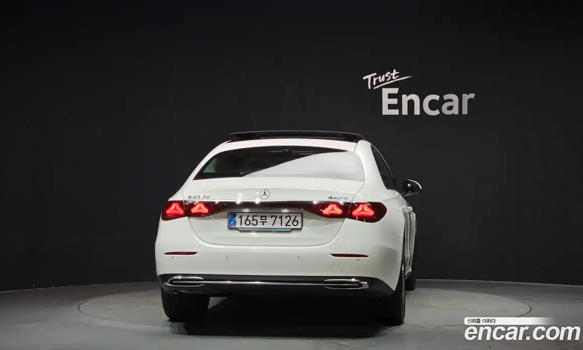 Mercedes-Benz E-Class 2024 2.0 Автомат в Москве № 237924, фото 4