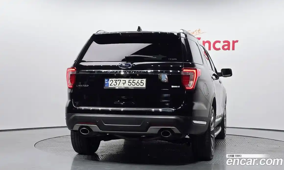 Ford Explorer 2018 2.3 Автомат в Москве № 255687, фото 1