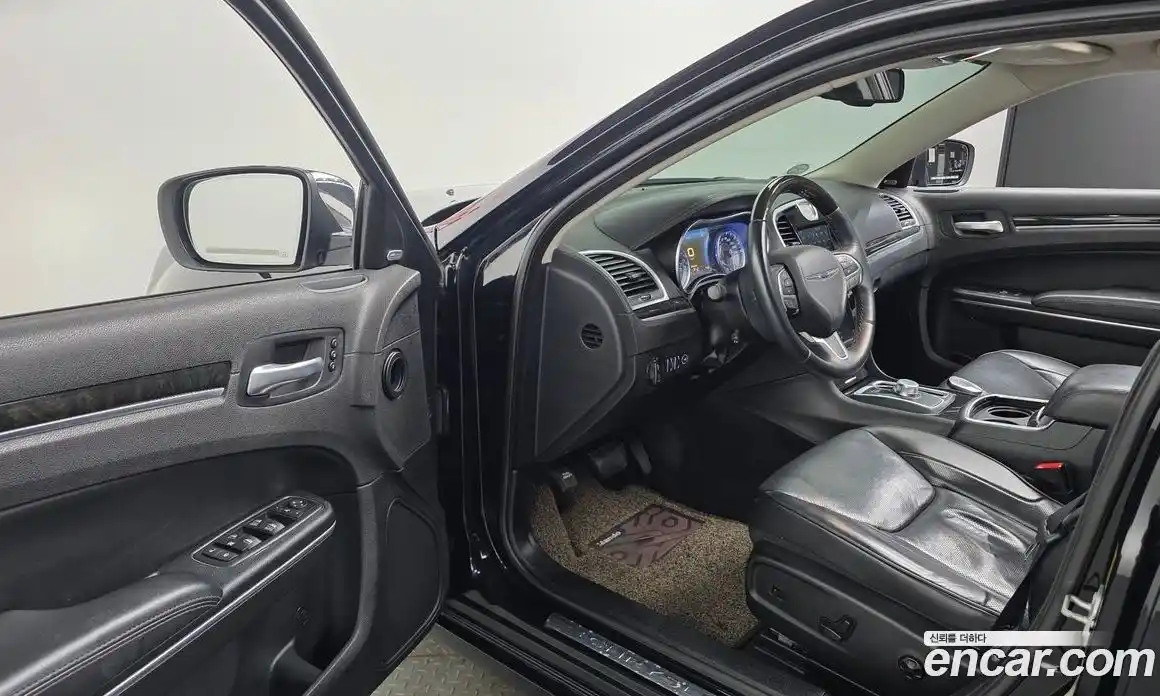 Chrysler 300C 2016 3.6 Автомат в Москве № 268788, фото 11