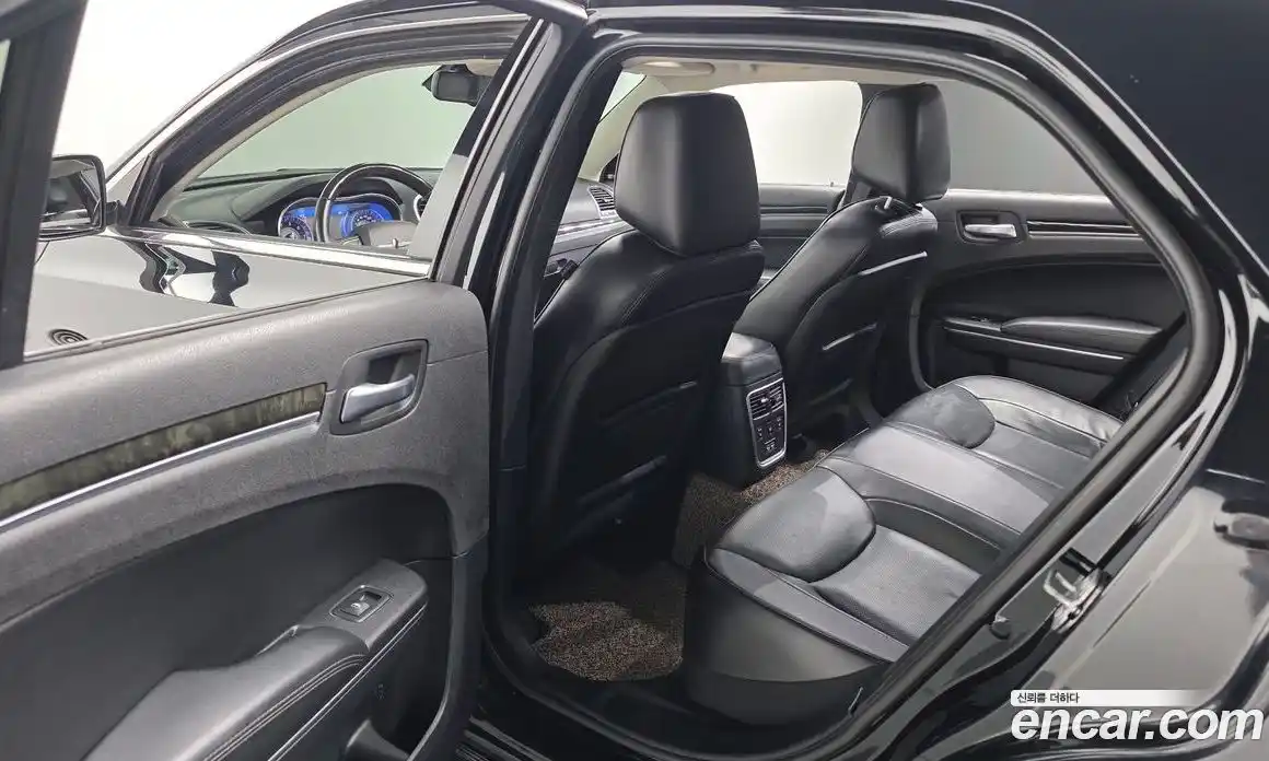 Chrysler 300C 2016 3.6 Автомат в Москве № 268788, фото 17